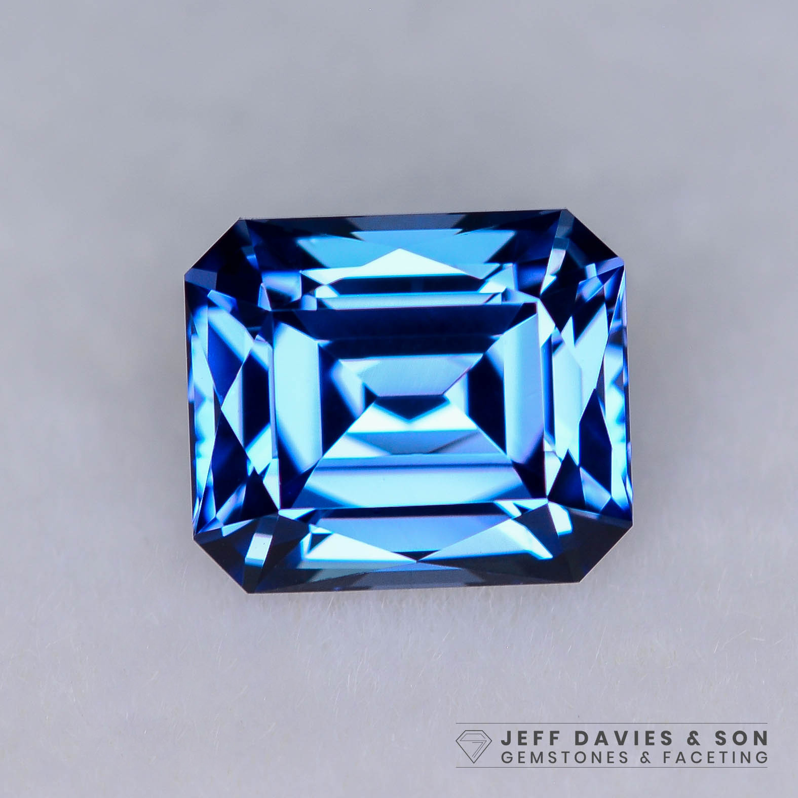 Lab Created Cornflower Blue Sapphire Czochralski 2.37ct Jeff