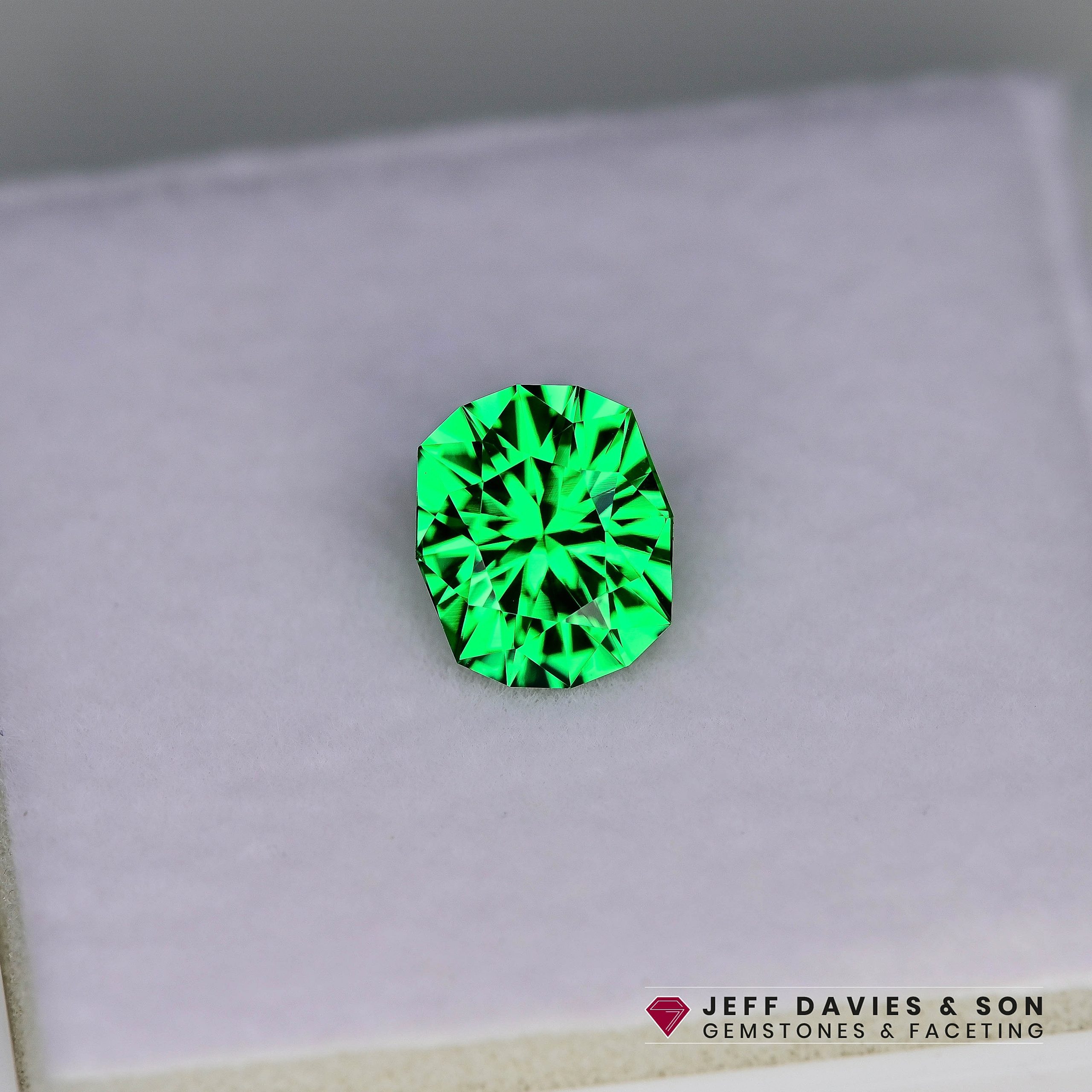 LAB2061b - Jeff Davies & Son Gemstones
