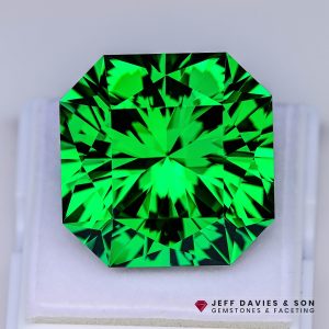 LAB Vanadium YAG - Yttrium Aluminum Garnet - Pulled Czochralski - 160.14ct