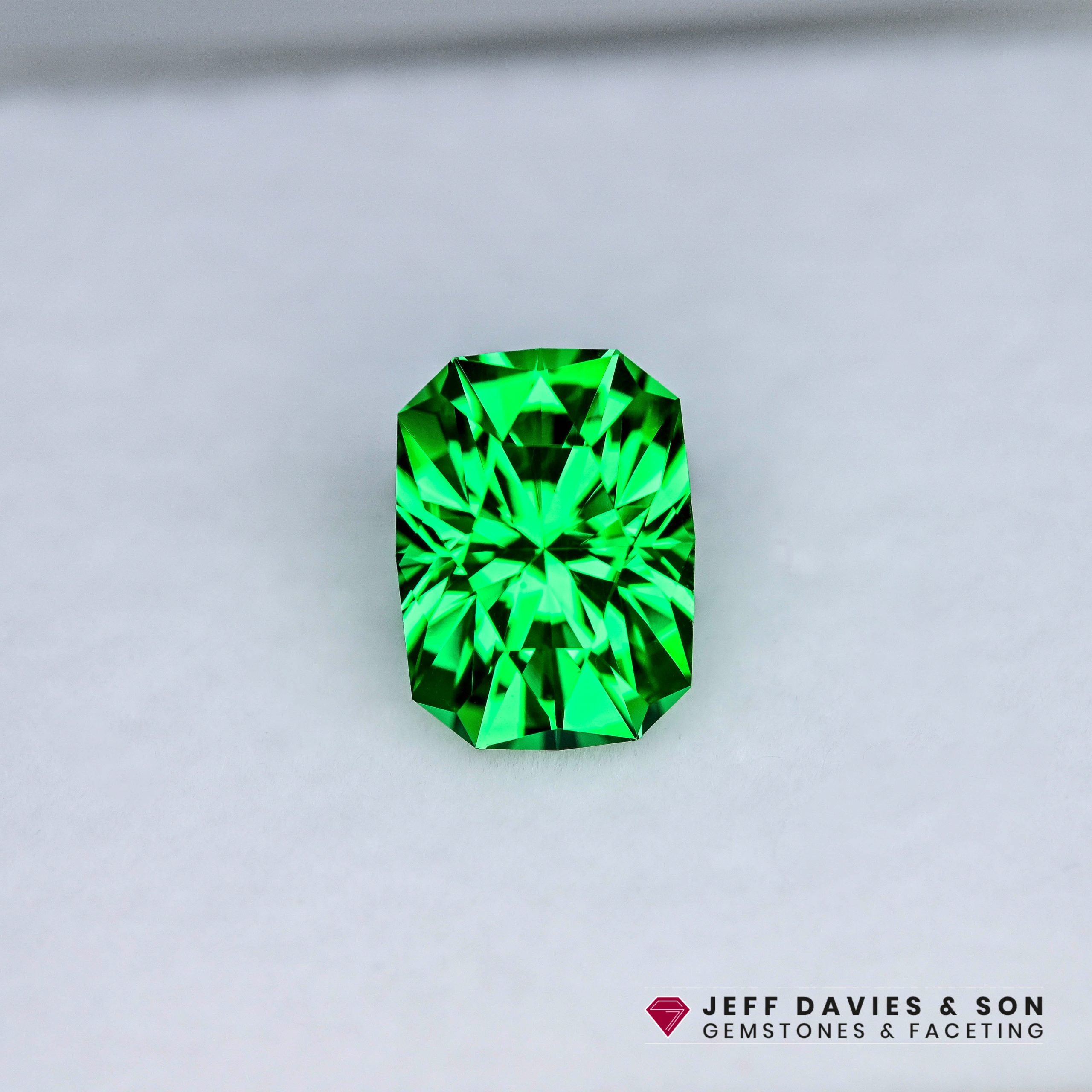 LAB2351b - Jeff Davies & Son Gemstones