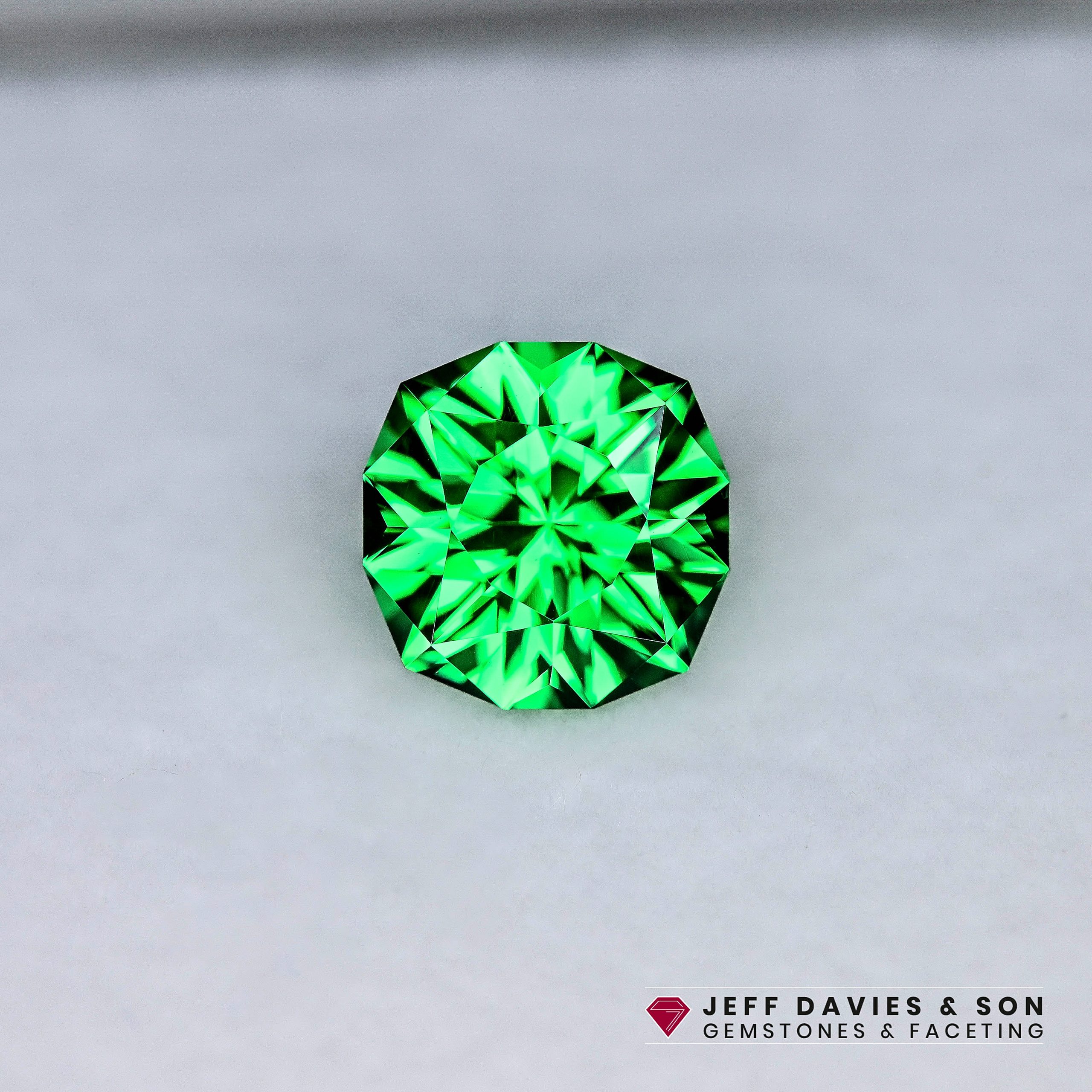 LAB2352b - Jeff Davies & Son Gemstones