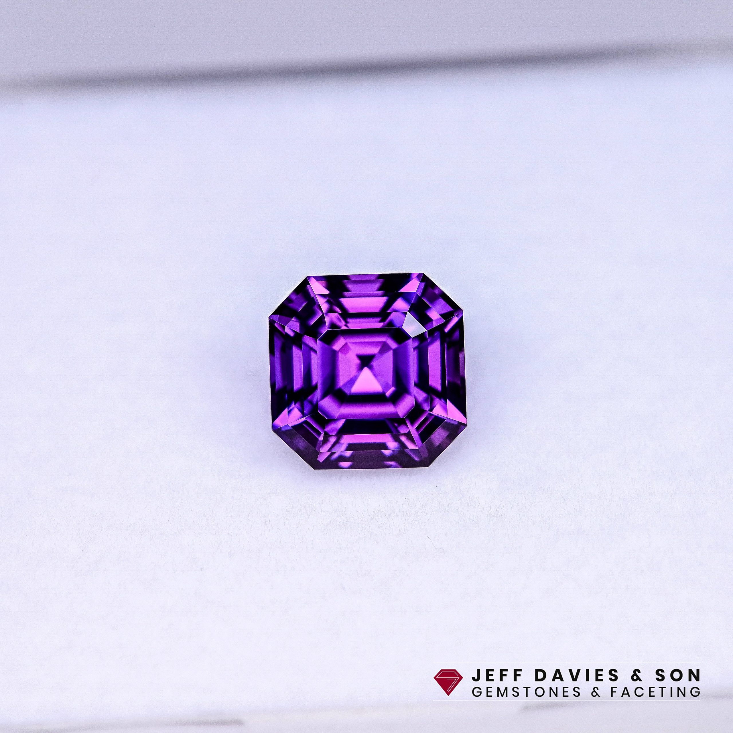 LAB2465b - Jeff Davies & Son Gemstones