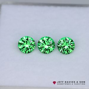 LAB Vanadium YAG - Yttrium Aluminum Garnet - Pulled Czochralski - 3pc set - 6mm - 3.60ct