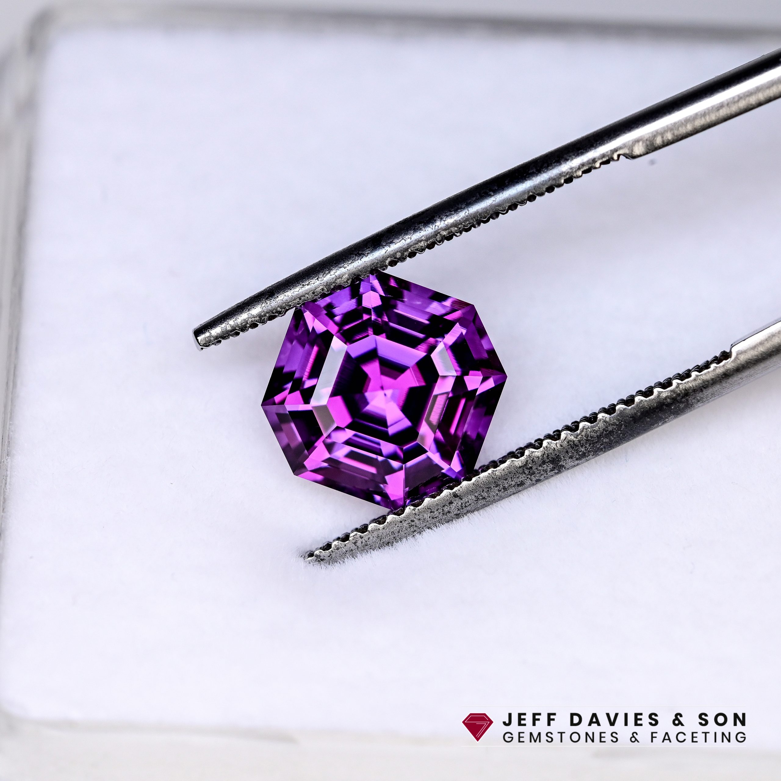 LAB2574b - Jeff Davies & Son Gemstones