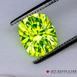 Lab Lumo Garnet LuAG - Lutetium Aluminum Garnet - Pulled Czochralski - 11.45ct