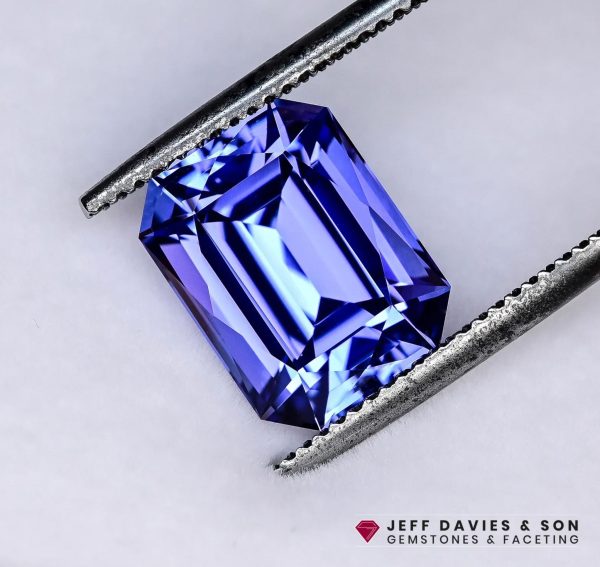 LAB2015ae - Jeff Davies & Son Gemstones