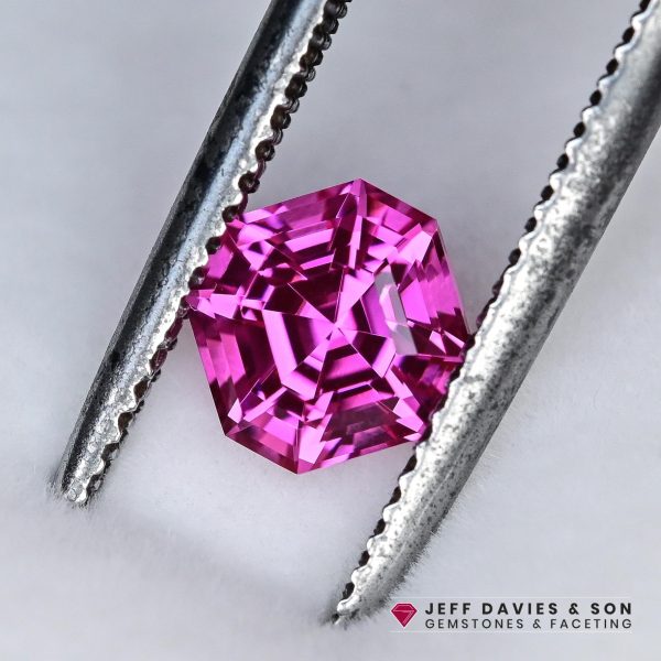 LAB2611a - Jeff Davies & Son Gemstones
