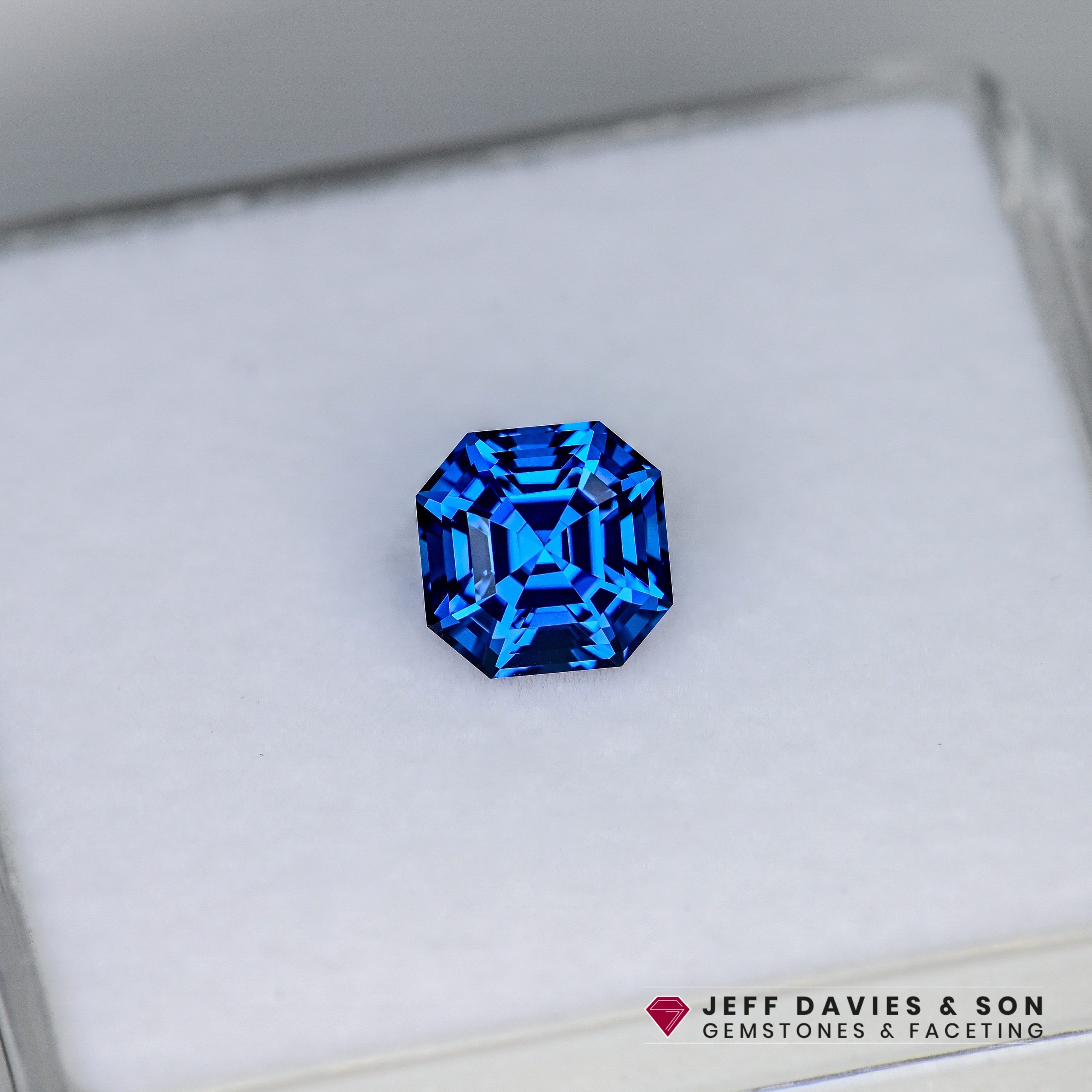 CL1752b - Jeff Davies & Son Gemstones