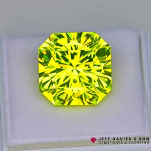 Lab Lumo Garnet GAGG - Gadolinium Aluminum Garnet - Pulled Czochralski - 42.23ct