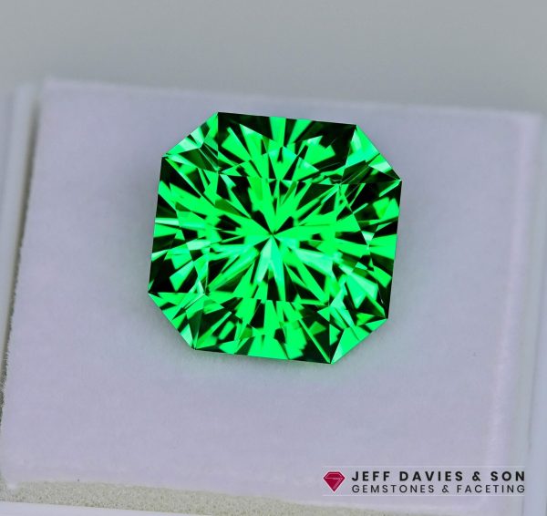 LAB1885a - Jeff Davies & Son Gemstones