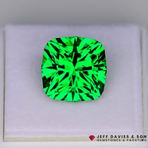 LAB Vanadium YAG - Yttrium Aluminum Garnet - Pulled Czochralski - 30.40ct