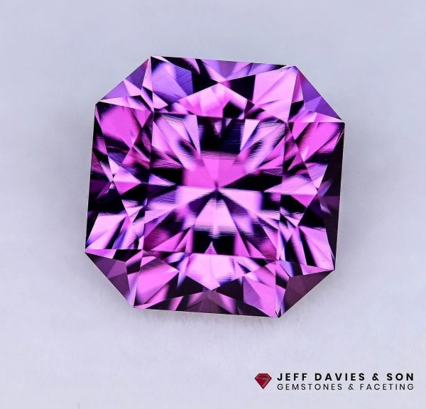 LAB2282a - Jeff Davies & Son Gemstones