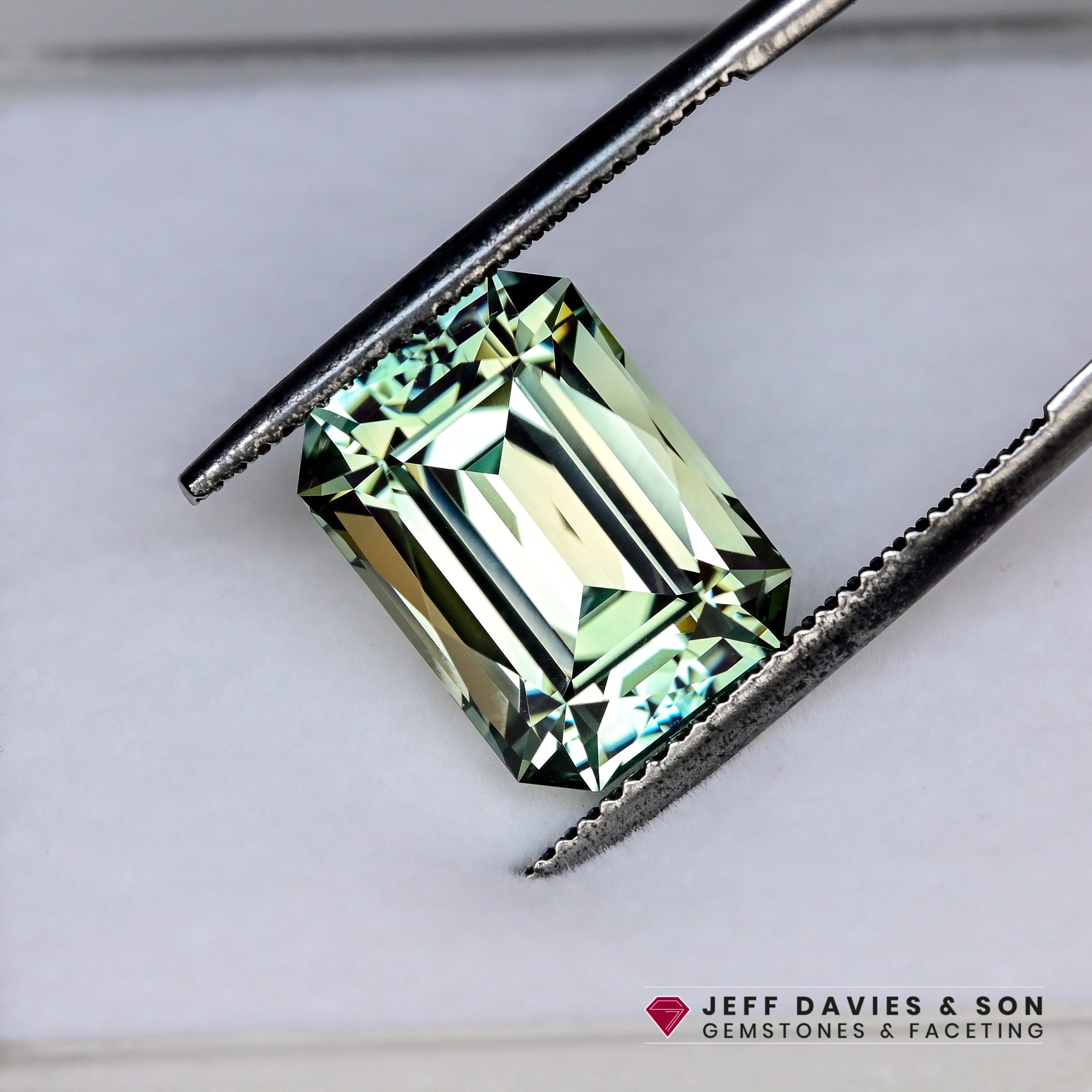 LAB2738a - Jeff Davies & Son Gemstones