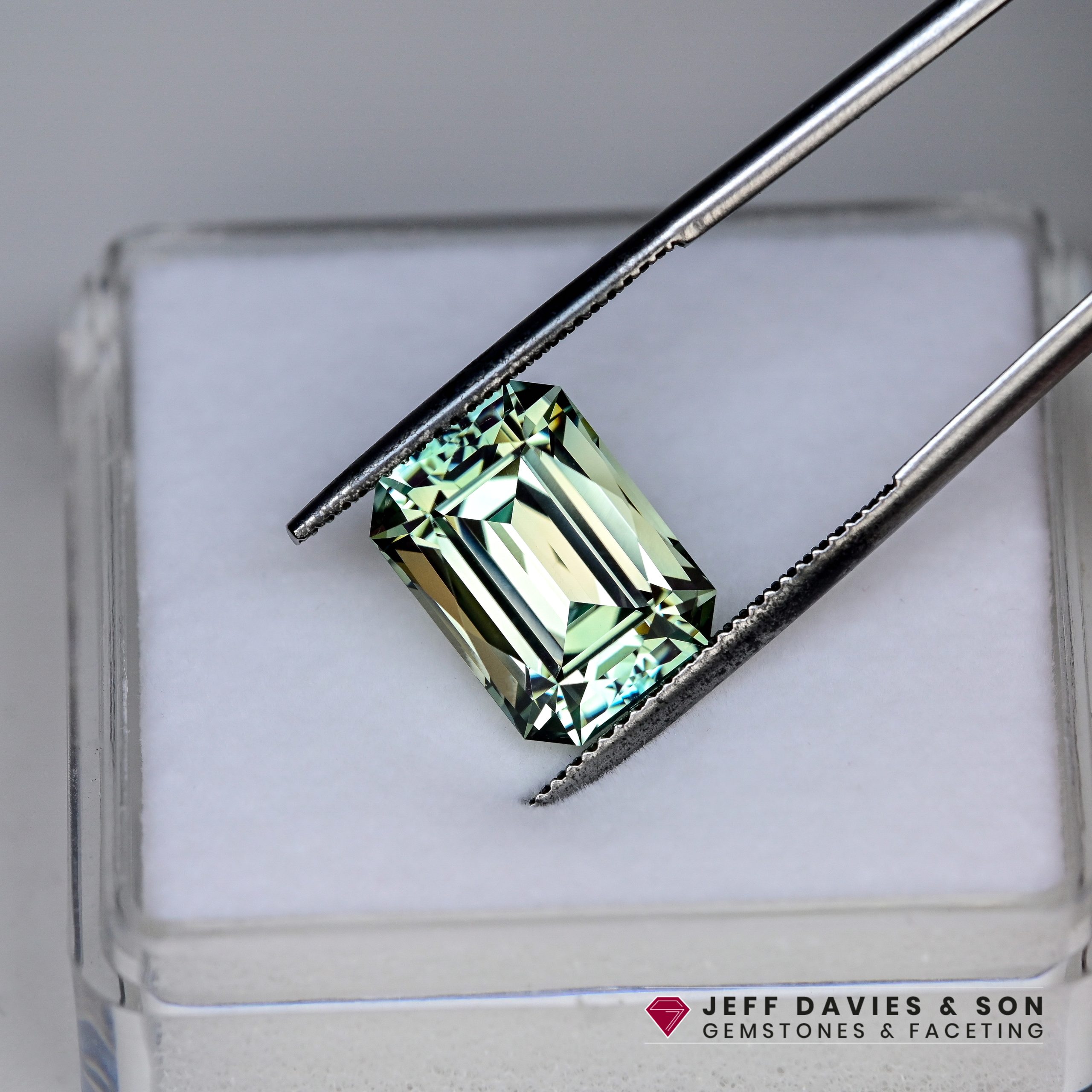 LAB2738b - Jeff Davies & Son Gemstones