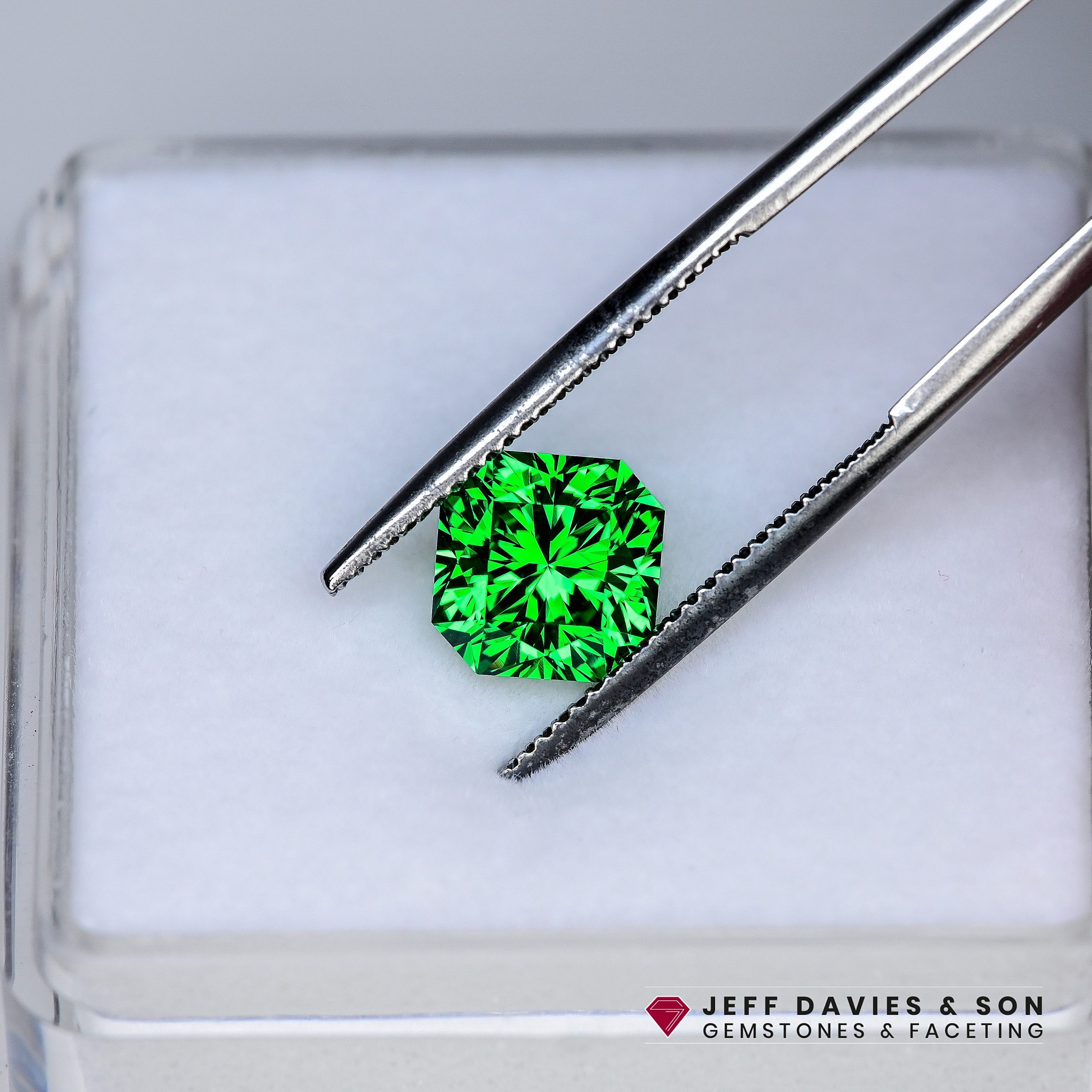 LAB2752b - Jeff Davies & Son Gemstones