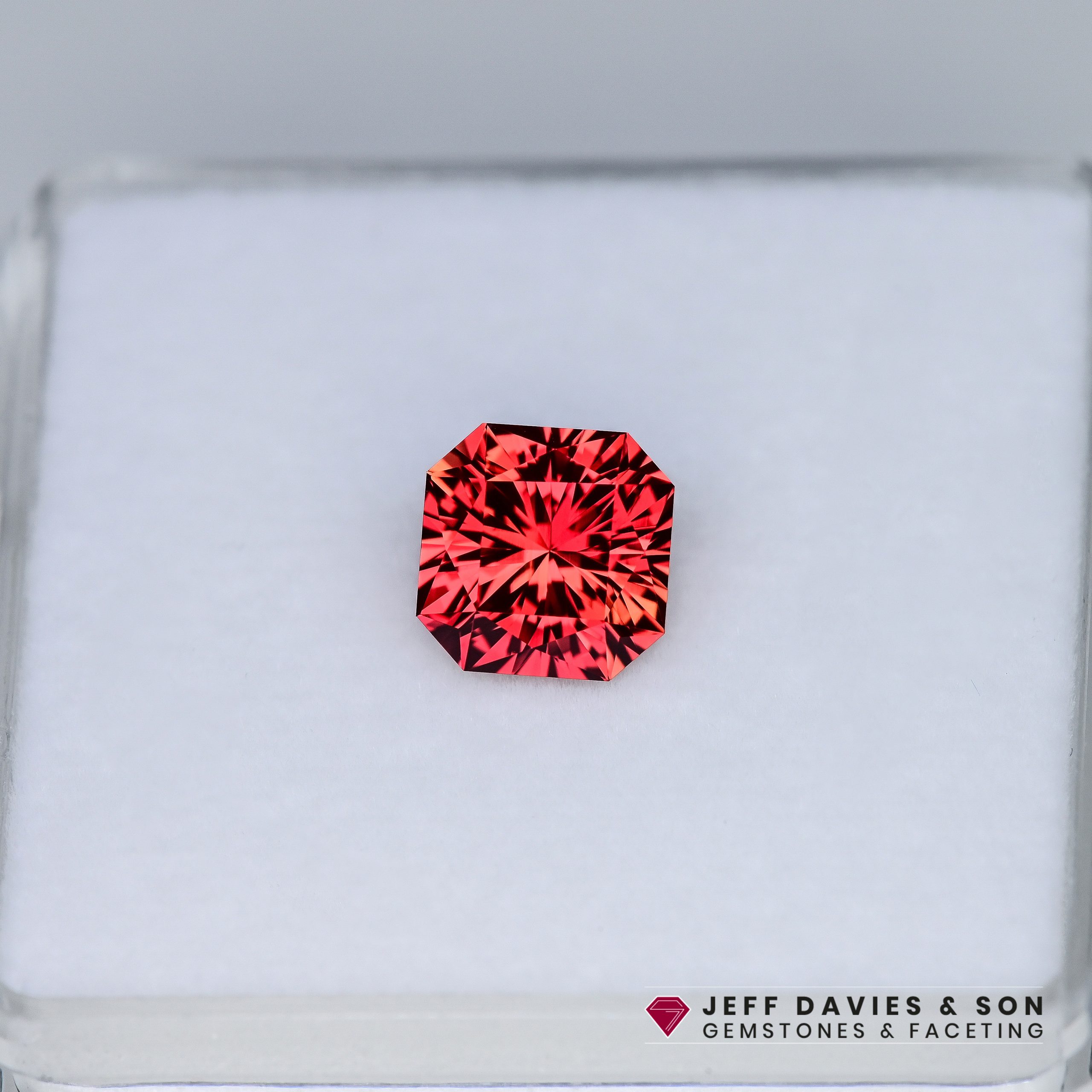 LAB2764b - Jeff Davies & Son Gemstones