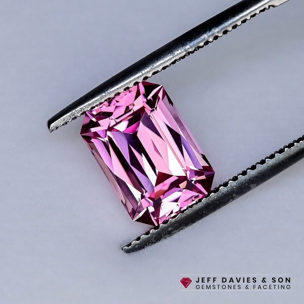 LAB2773a - Jeff Davies & Son Gemstones
