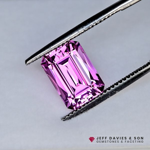 LAB2779a - Jeff Davies & Son Gemstones