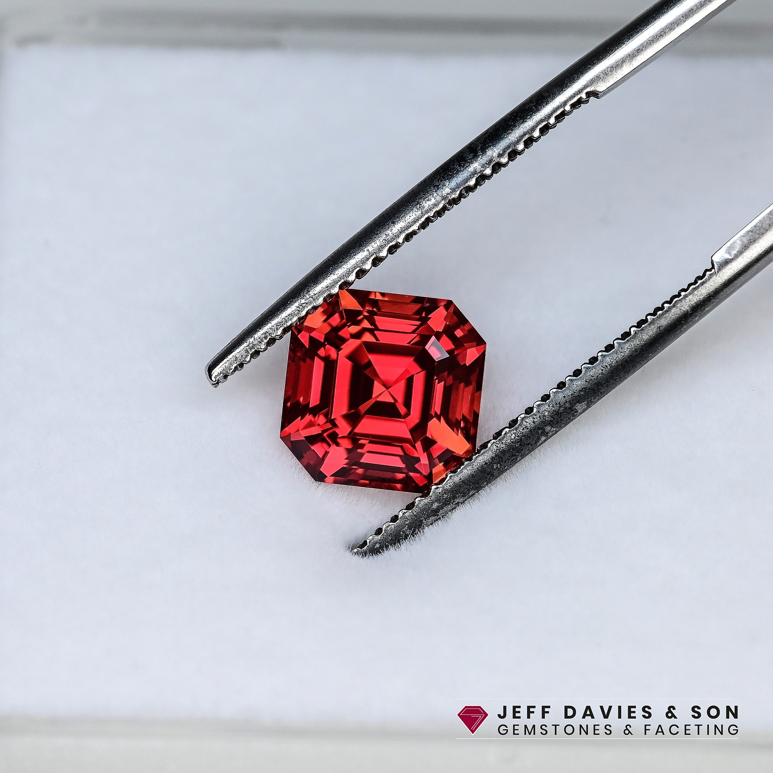LAB2800b - Jeff Davies & Son Gemstones