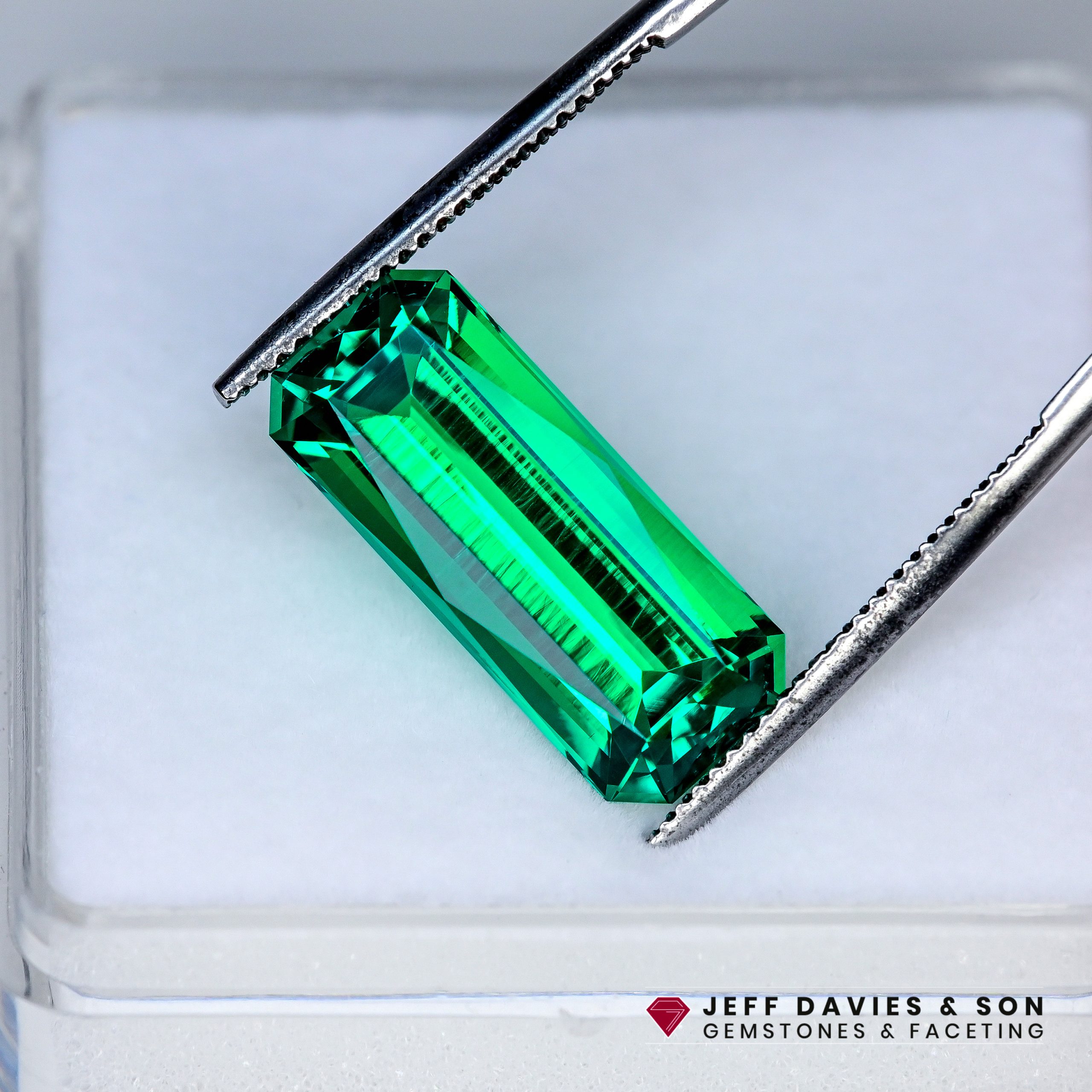 LAB2806a - Jeff Davies & Son Gemstones