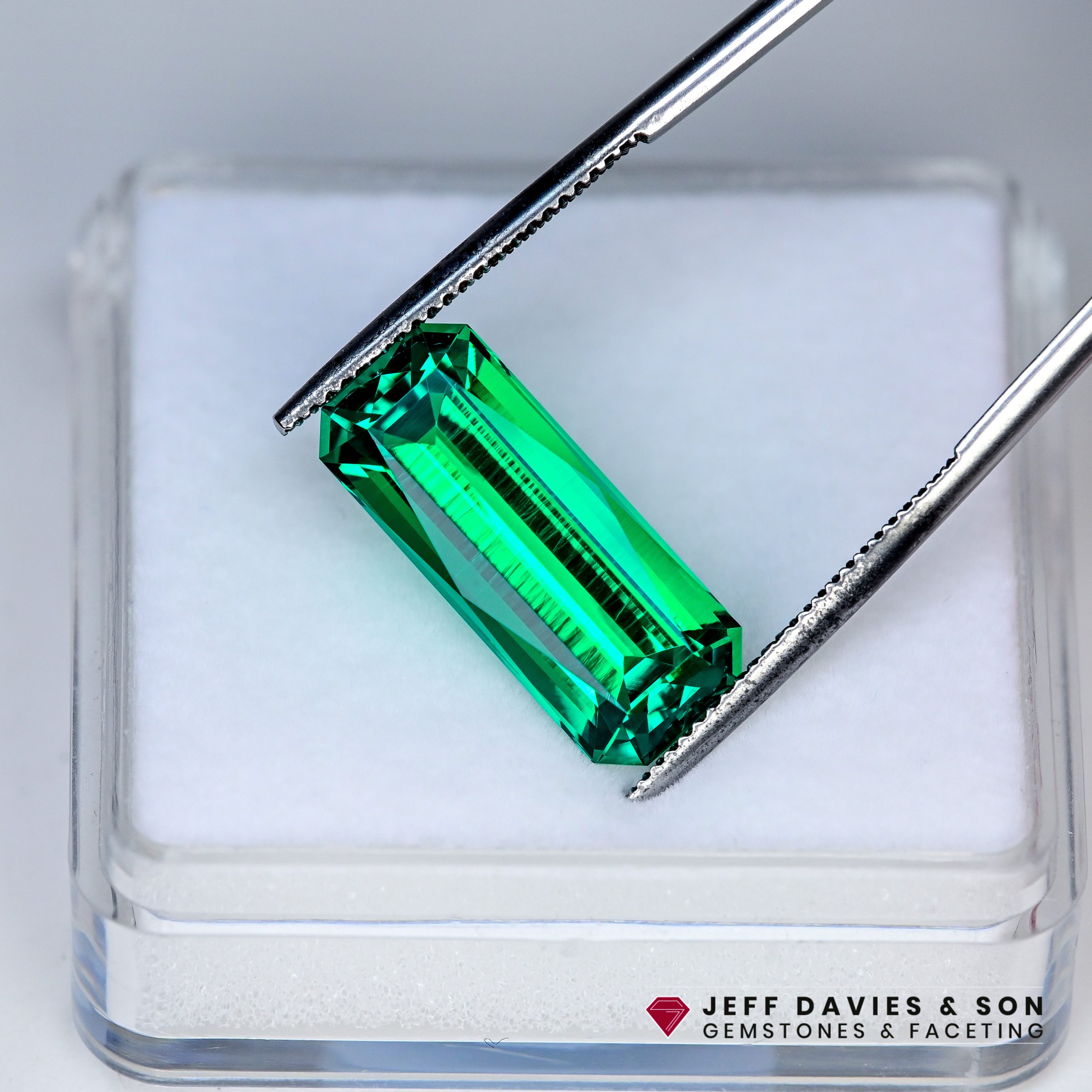 LAB2806b - Jeff Davies & Son Gemstones