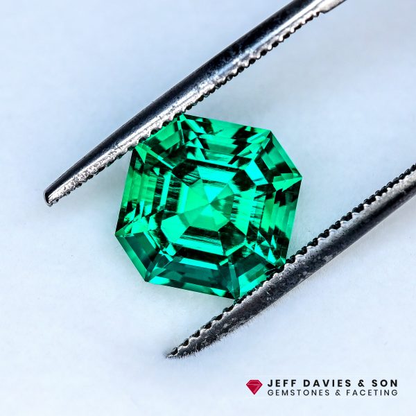 LAB2810a - Jeff Davies & Son Gemstones