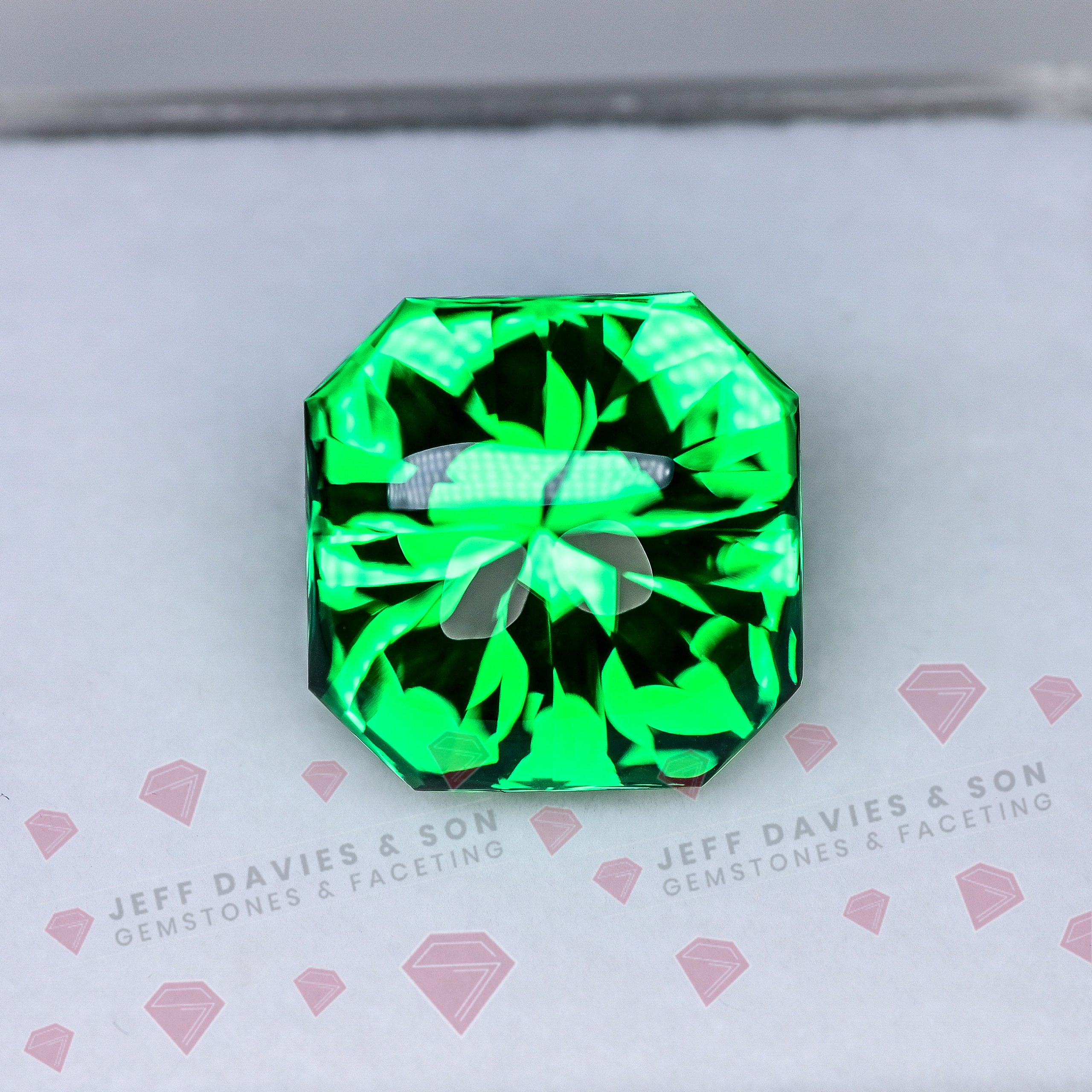 LAB2875a - Jeff Davies & Son Gemstones