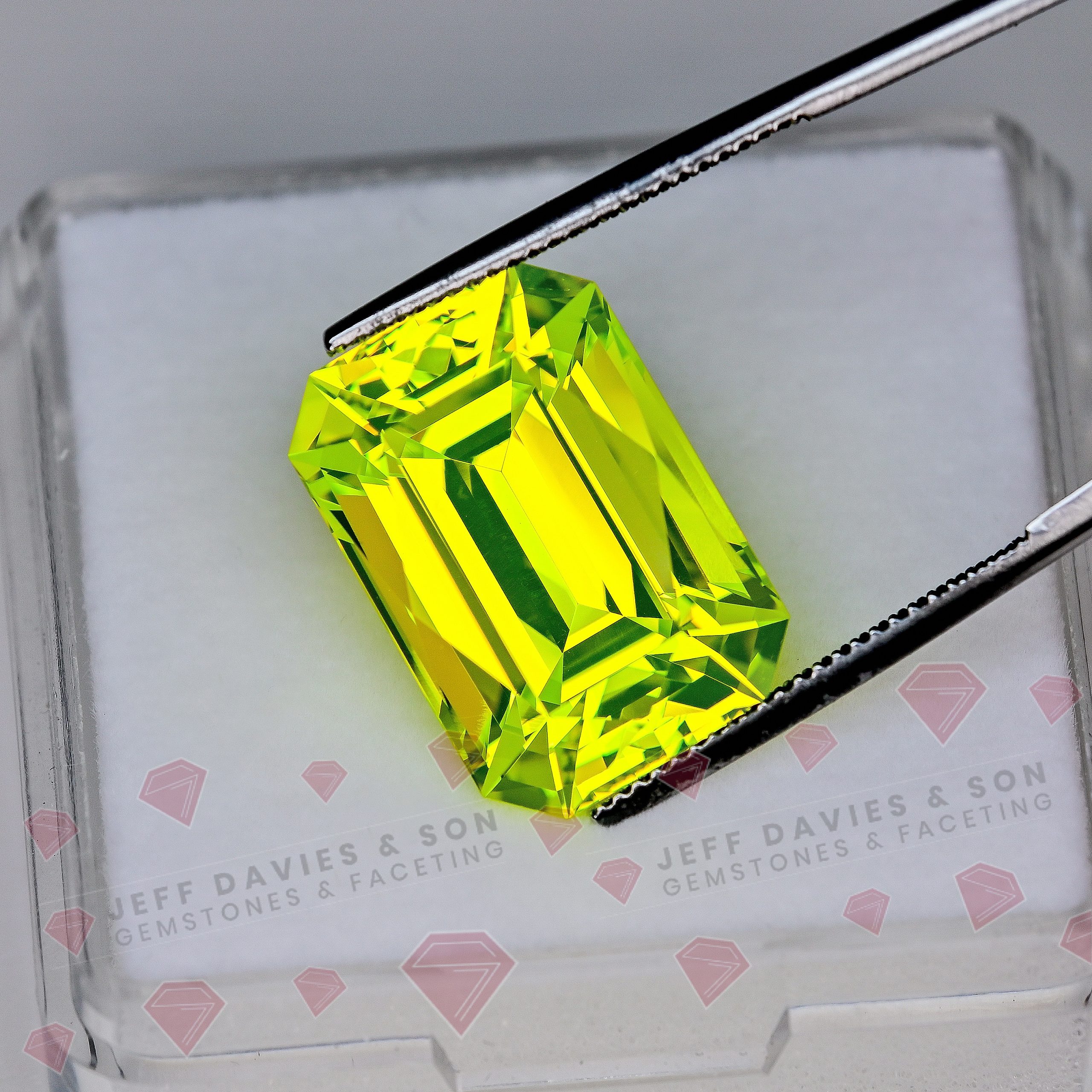 LAB2010aa - Jeff Davies & Son Gemstones
