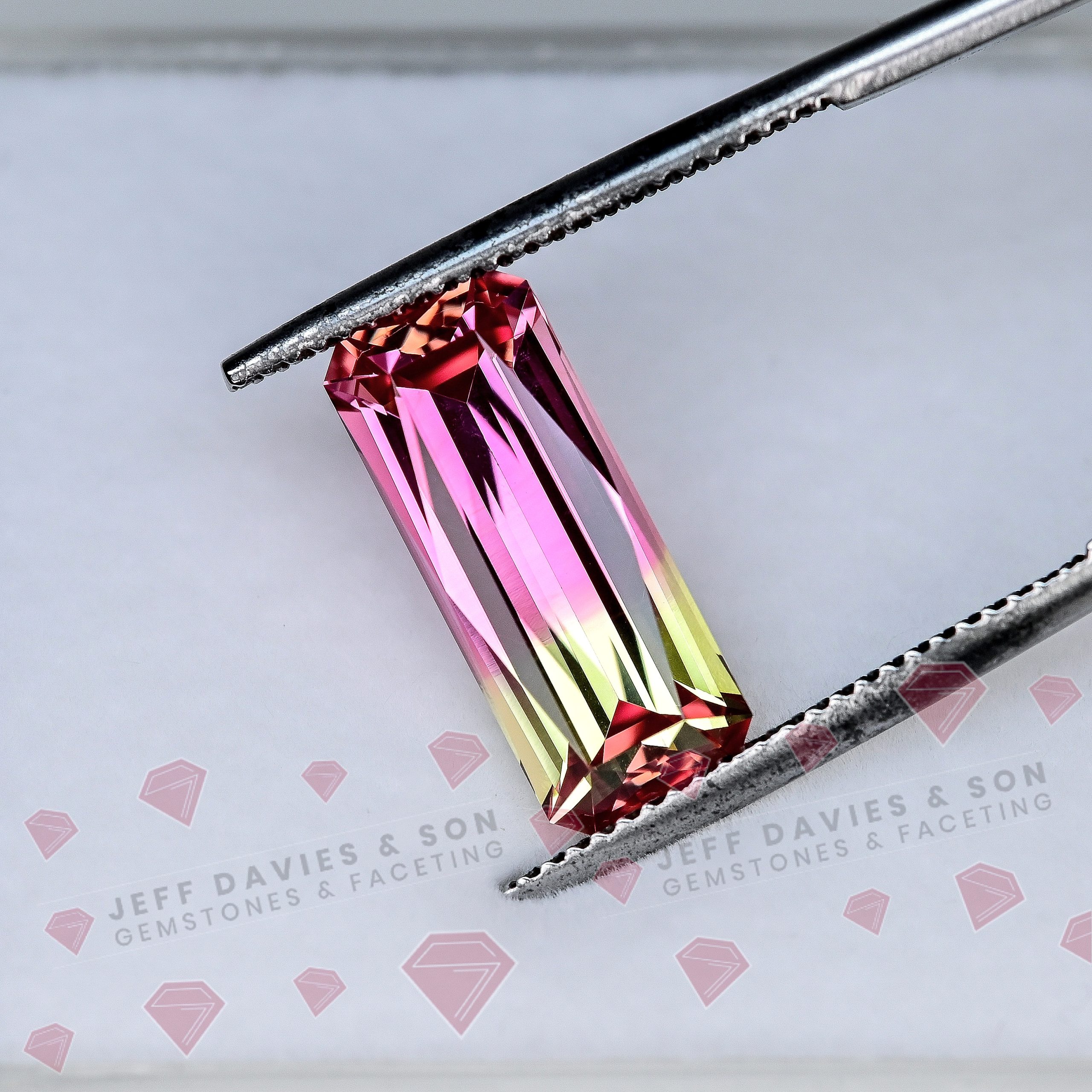 LAB2944a - Jeff Davies & Son Gemstones