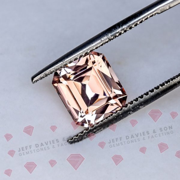 CL1925a - Jeff Davies & Son Gemstones