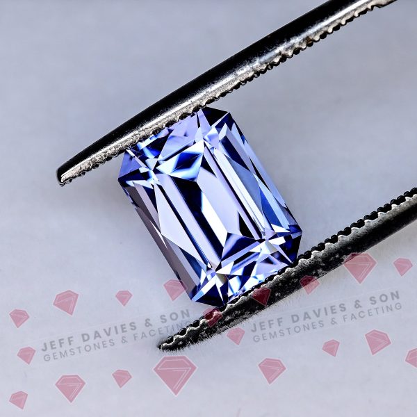 LAB2992a - Jeff Davies & Son Gemstones