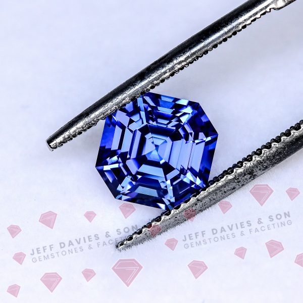 LAB3034a - Jeff Davies & Son Gemstones