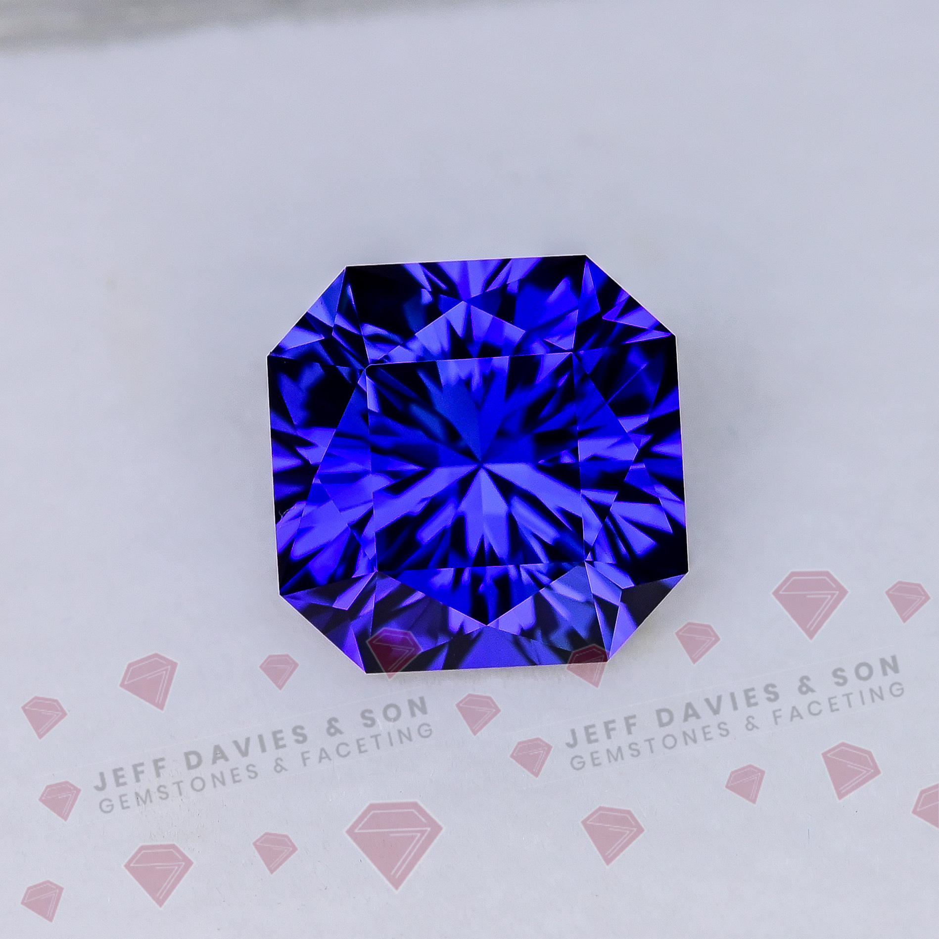 LAB3035a - Jeff Davies & Son Gemstones