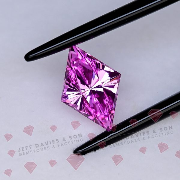 LAB3038a - Jeff Davies & Son Gemstones